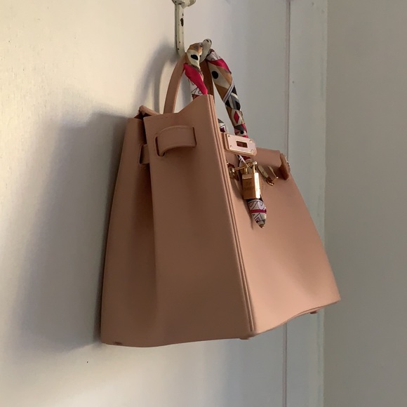 Black Sheep Scarf Bag - Picture 4 of 14